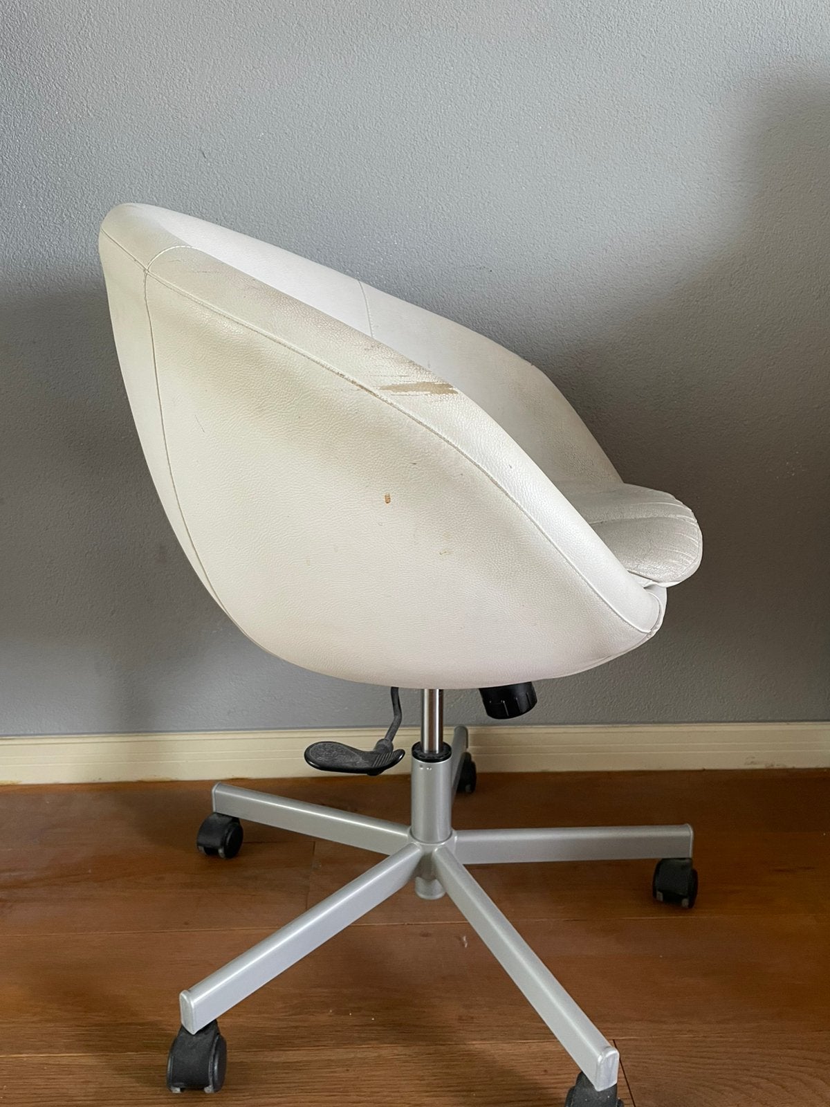 Gratis Ikea draaistoel ophalen, Ophalen, Gebruikt, Wit