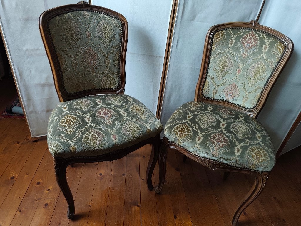 2 oude stoelen, Ophalen