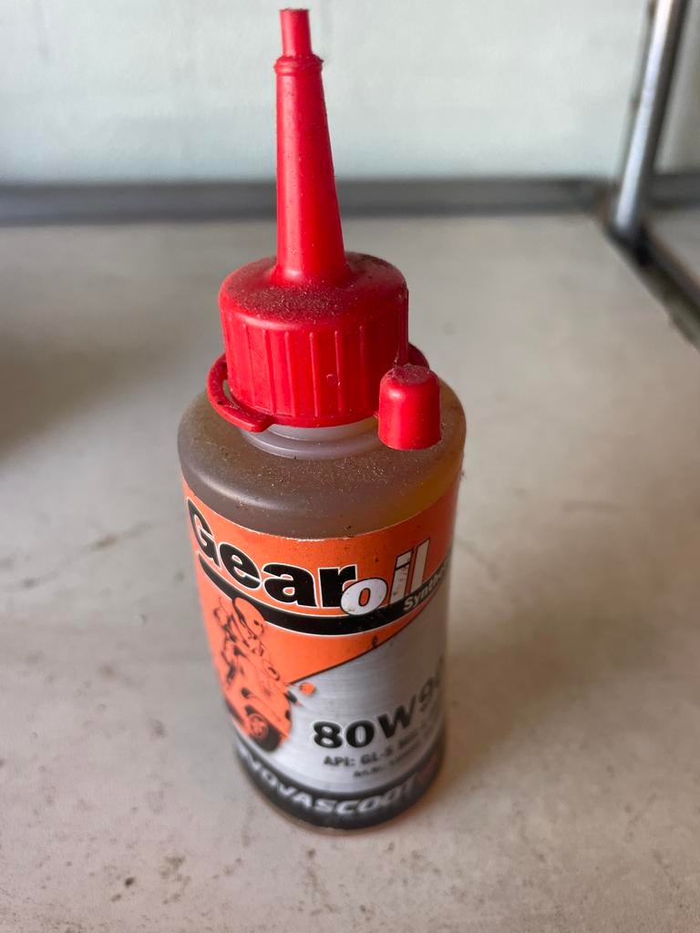 Gearolie 80W90 voor scooters en motoren, Motoren, Ophalen