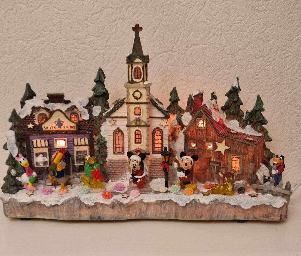 Prachtig kerstdorp

met minnie,mickey.pluto.donald.katrien., Diversen, Kerst, Nieuw, Ophalen of Verzenden