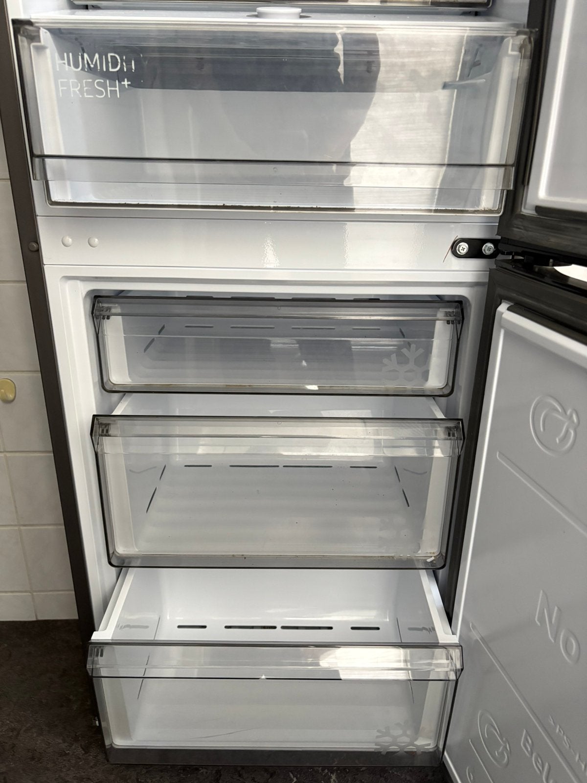 Foto 4 van Samsung - Koel-vriescombinatie -No Frost - Zilver