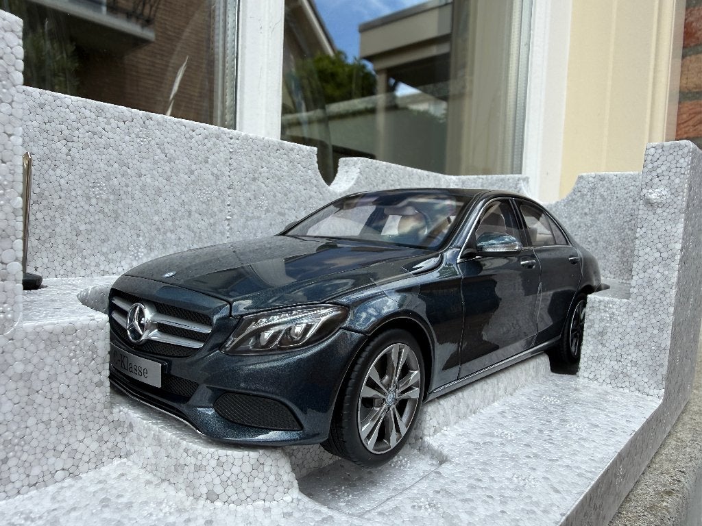 1:18 Mercedes W205 C-Klasse Sedan Tenoritgrijs Norev, Hobby en Vrije tijd, Modelauto's | 1:18, Auto, Norev, 70-72 Av. de Bohlen, Vaulx-en-Velin, 69120, France