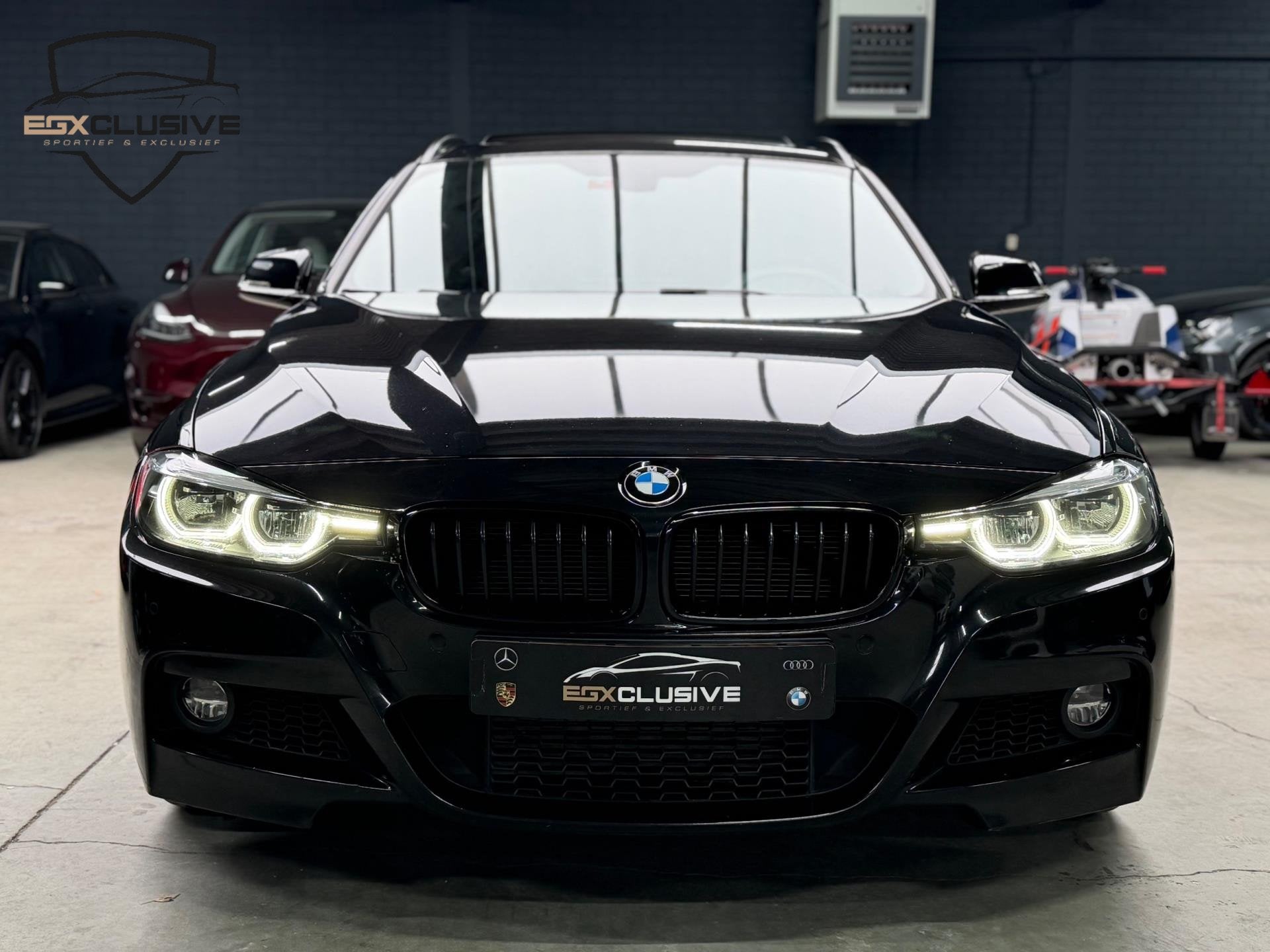 BMW 3-serie Touring 318i M Sport Pano/Virtual/M Pakket, Auto's, Automaat, Gebruikt, 1465 kg, Zwart