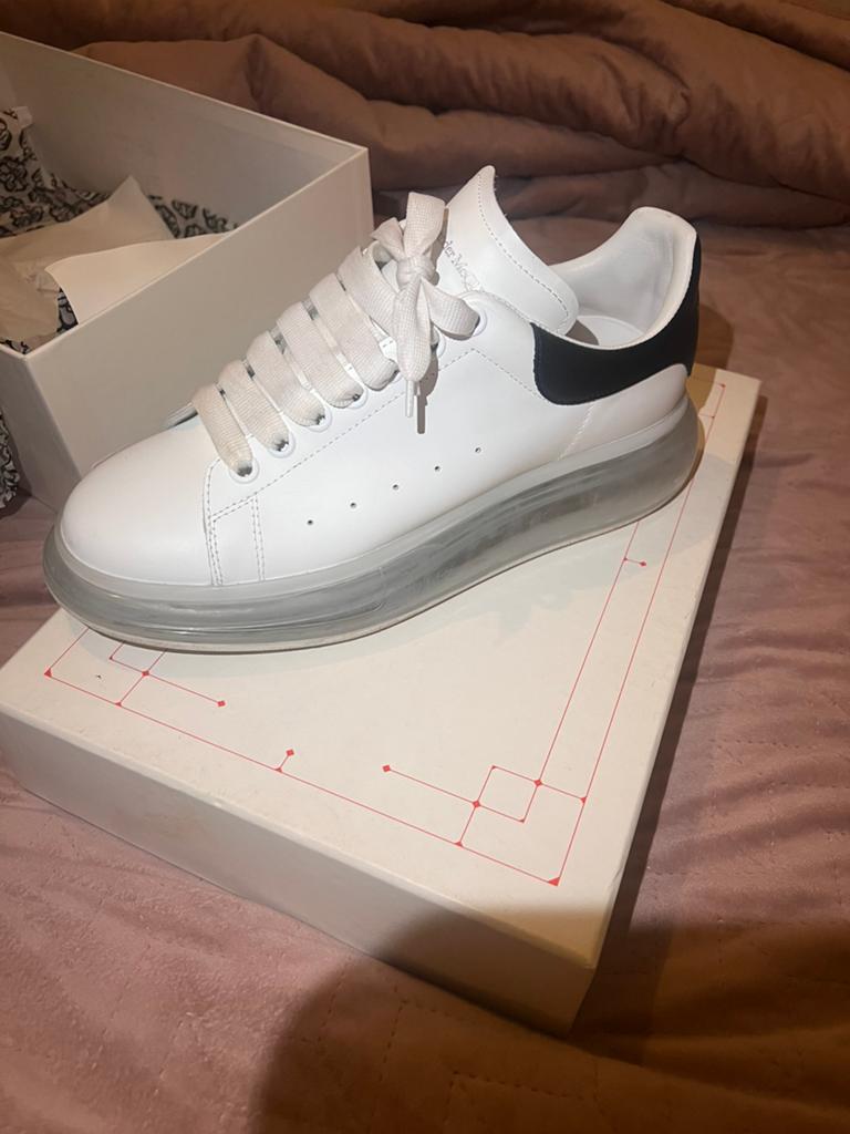 Alexander McQueen (orgineel), Ophalen, Wit, Sneakers of Gympen, Gedragen