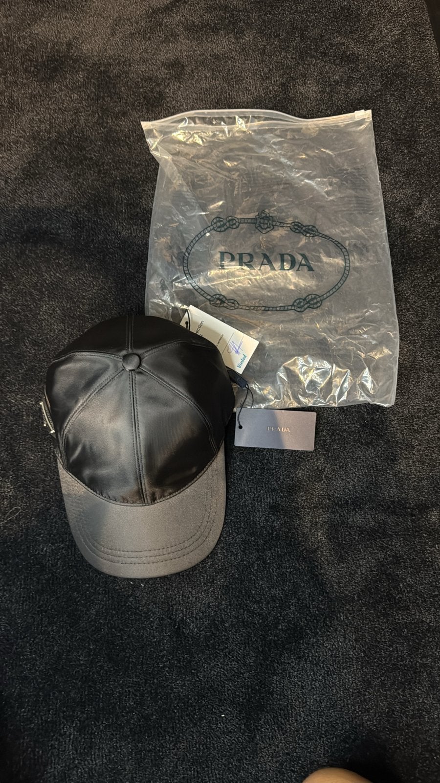 Prada pet, zo goed als nieuw, met Vinted verificatie, Ophalen of Verzenden, Zo goed als nieuw, One size fits all, Pet