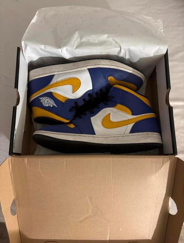 Nike Air Jordan 1 Mid Lakers - Maat 46, Ophalen of Verzenden, Gedragen, Blauw, Sneakers of Gympen