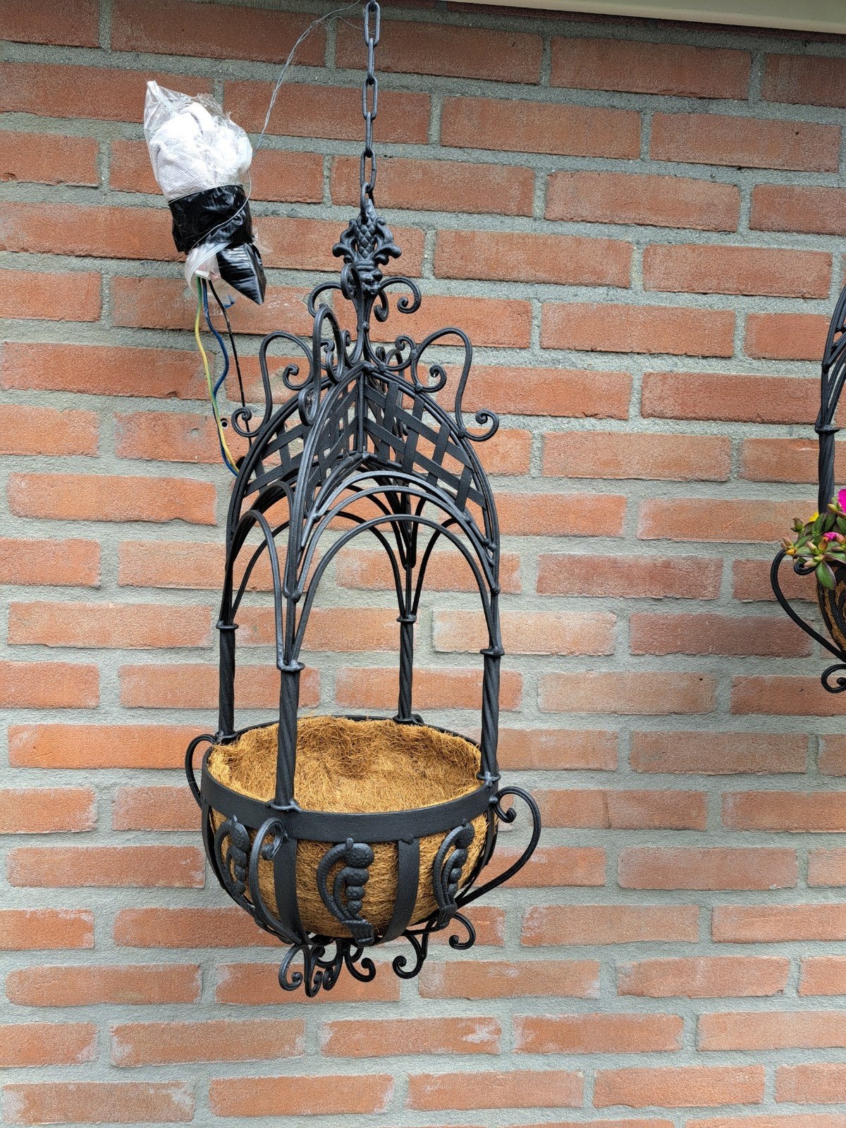 TE KOOP GEVRAAGD HANGING BASKET, Ophalen of Verzenden, Rond, Metaal, Minder dan 30 cm