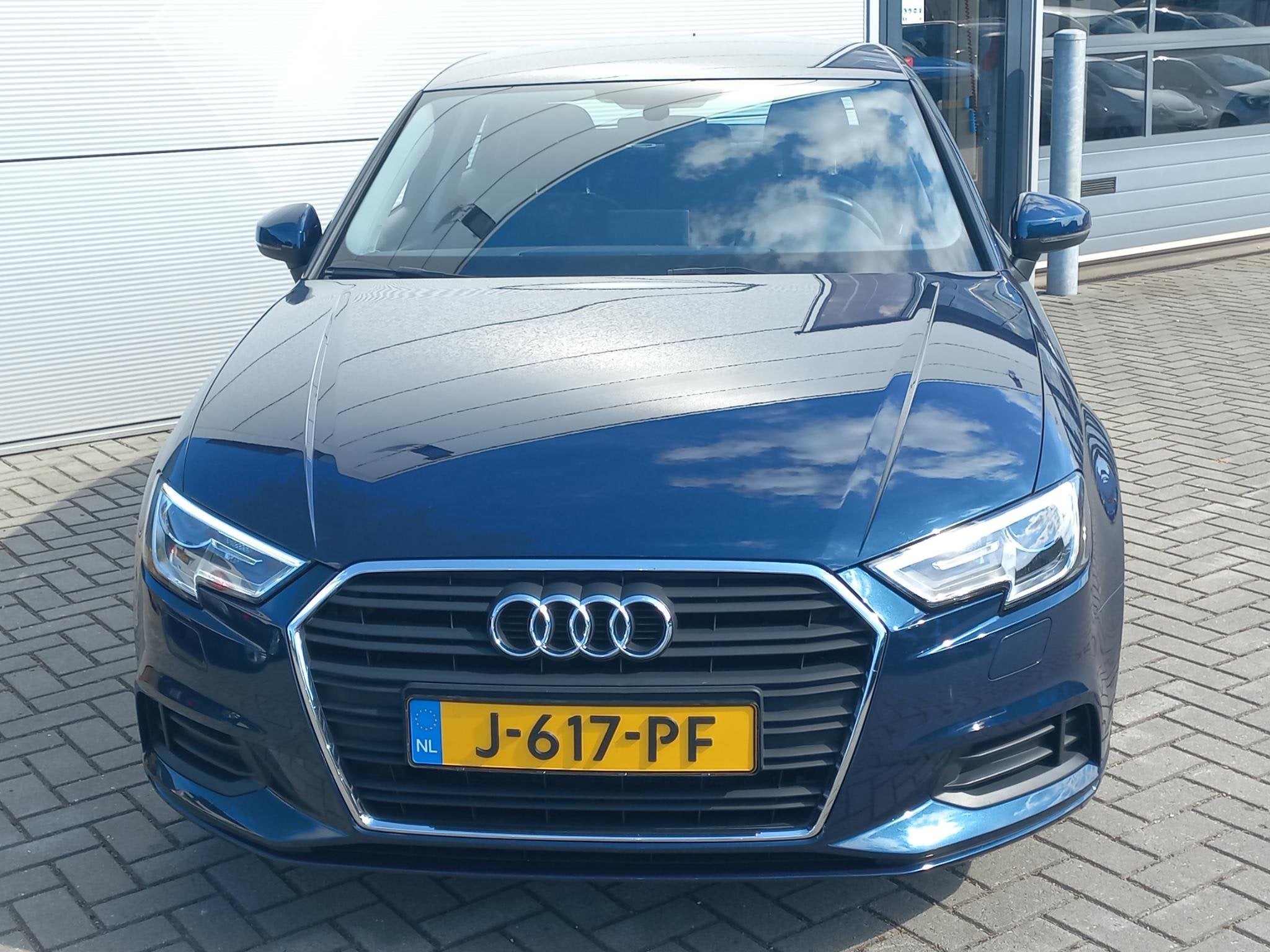 Audi A3 Limousine 30 TFSI 116pk Pro Line | Airconditioning |, Voorwielaandrijving, Stof, Gebruikt, Blauw