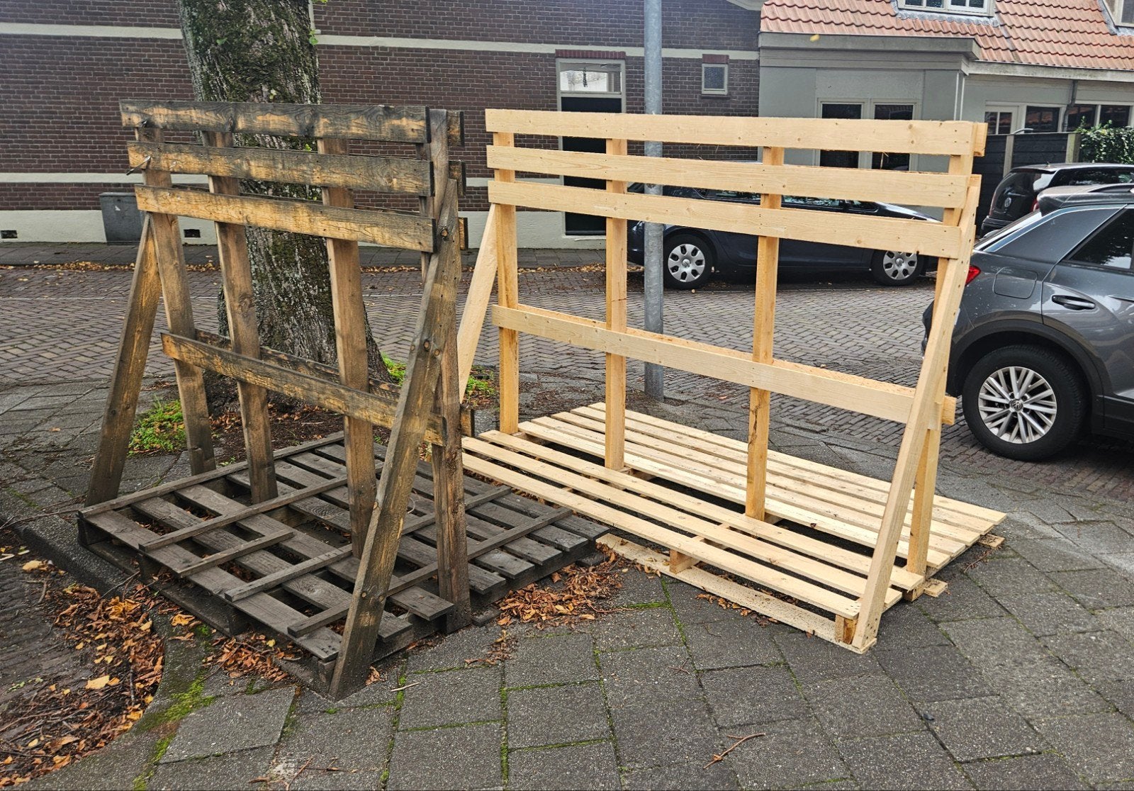 gratis af te halen. 2x palletbok of voor brandhout, Ophalen