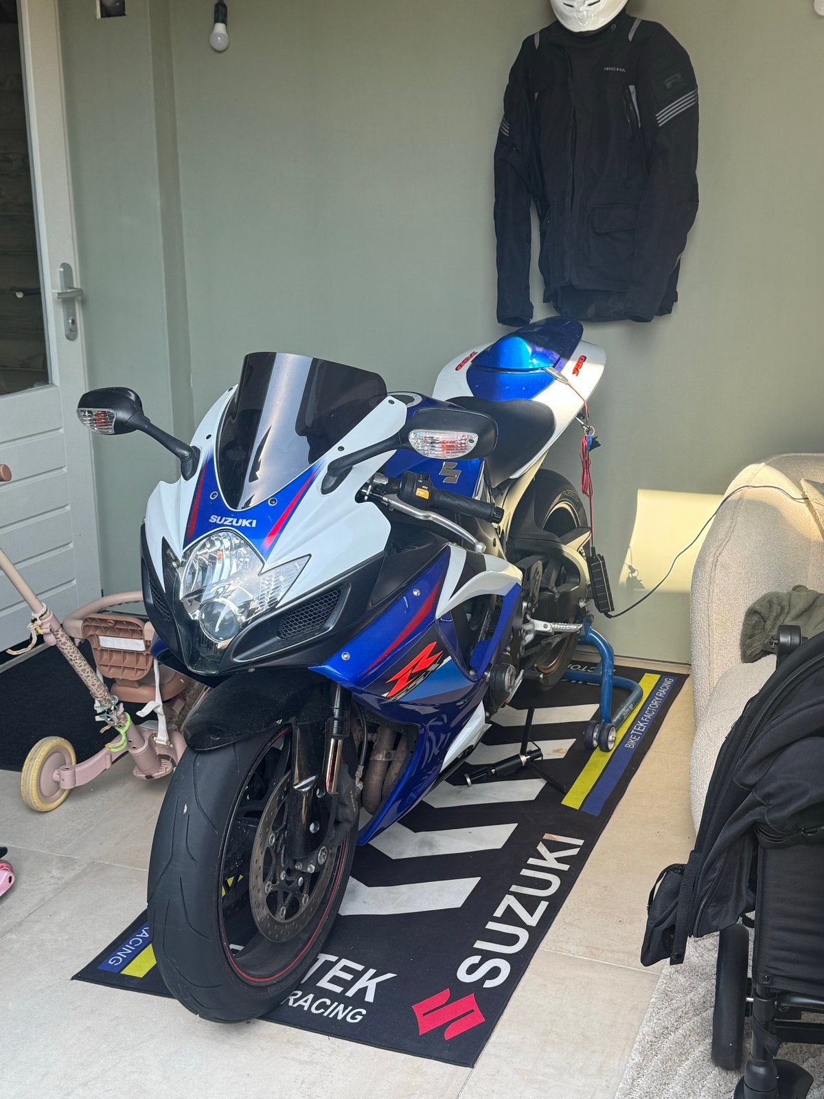 Suzuki GSX-R 750 Sportmotor - Blauw/Wit, 750 cc, 4 cilinders, Motorrijbewijs A, Gebruikt