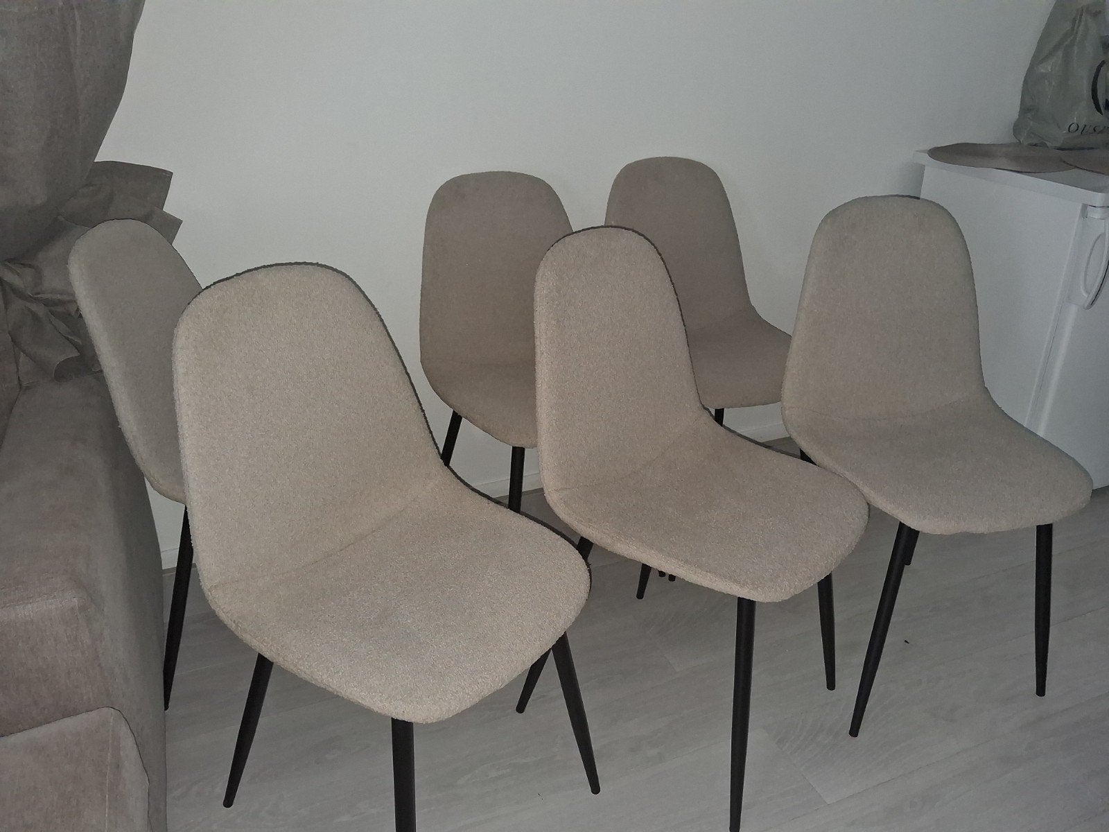 Set van 6 moderne eetkamerstoelen - Beige stof, Huis en Inrichting, Stoelen, Overige kleuren, Ophalen of Verzenden, Zo goed als nieuw