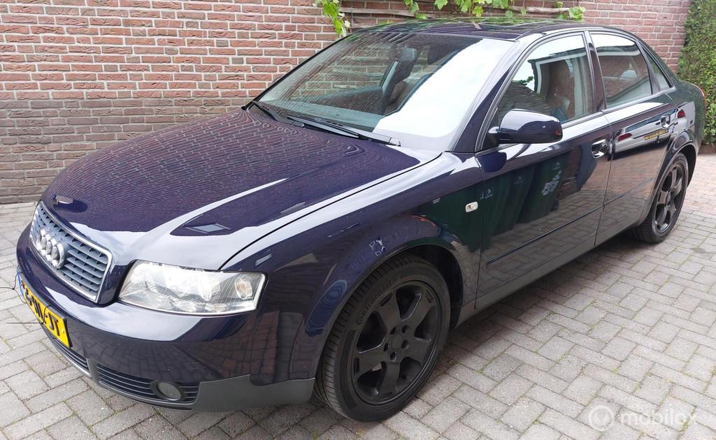 Audi A4 Limousine 1.8 Turbo Exclusive 2001 (UNIEK!), Auto's, Voorwielaandrijving, Gebruikt, 150 pk, Blauw