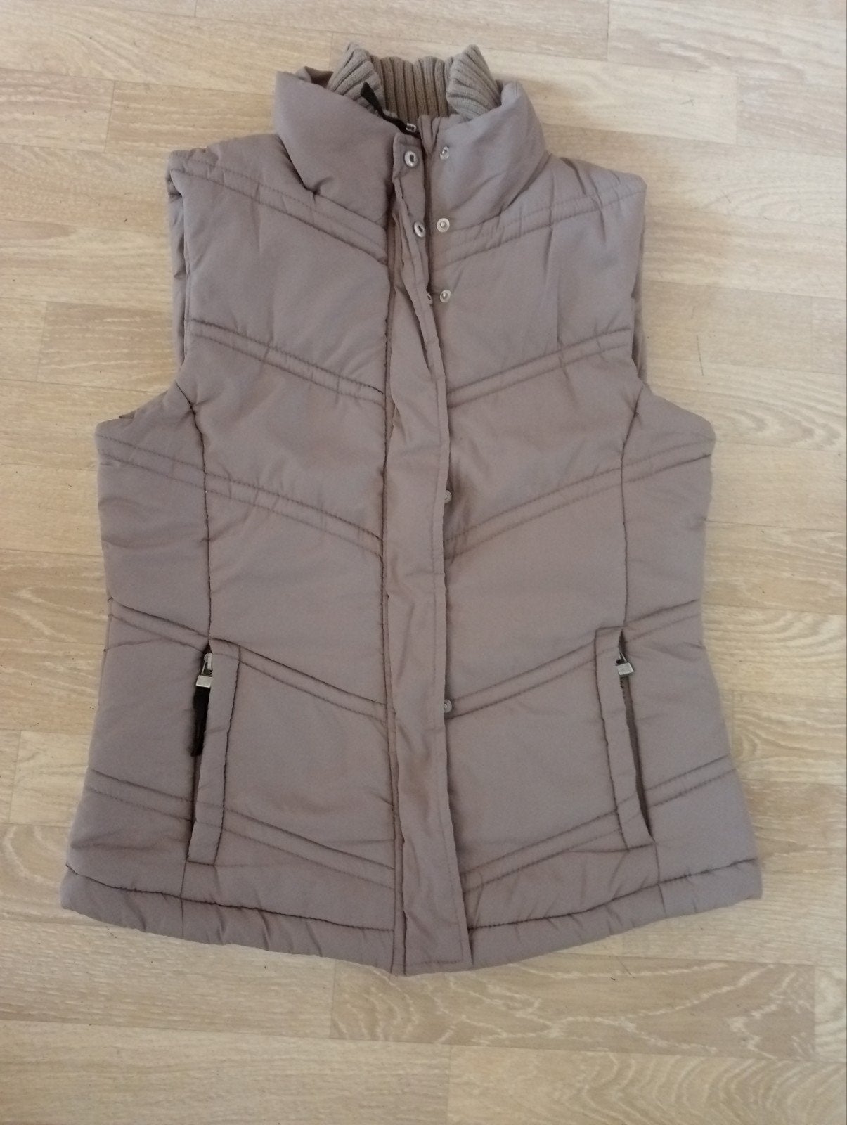 Zeer nette bodywarmer mt s/m, Ophalen of Verzenden, Zo goed als nieuw, Bovenkleding