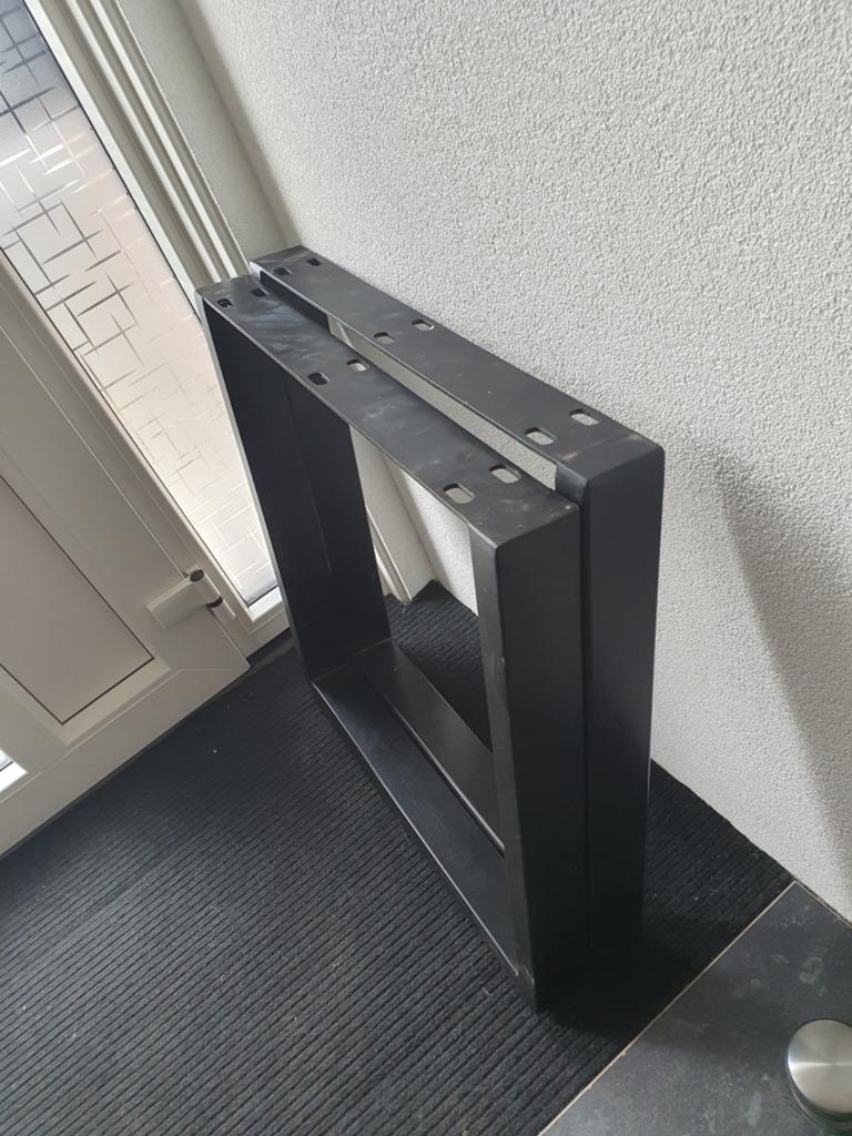 Zwarte metalen tafelpoot (2 stuks), Huis en Inrichting, Tafelonderdelen, Ophalen, Tafelpoot, 50 tot 100 cm, Industrieel, Modern