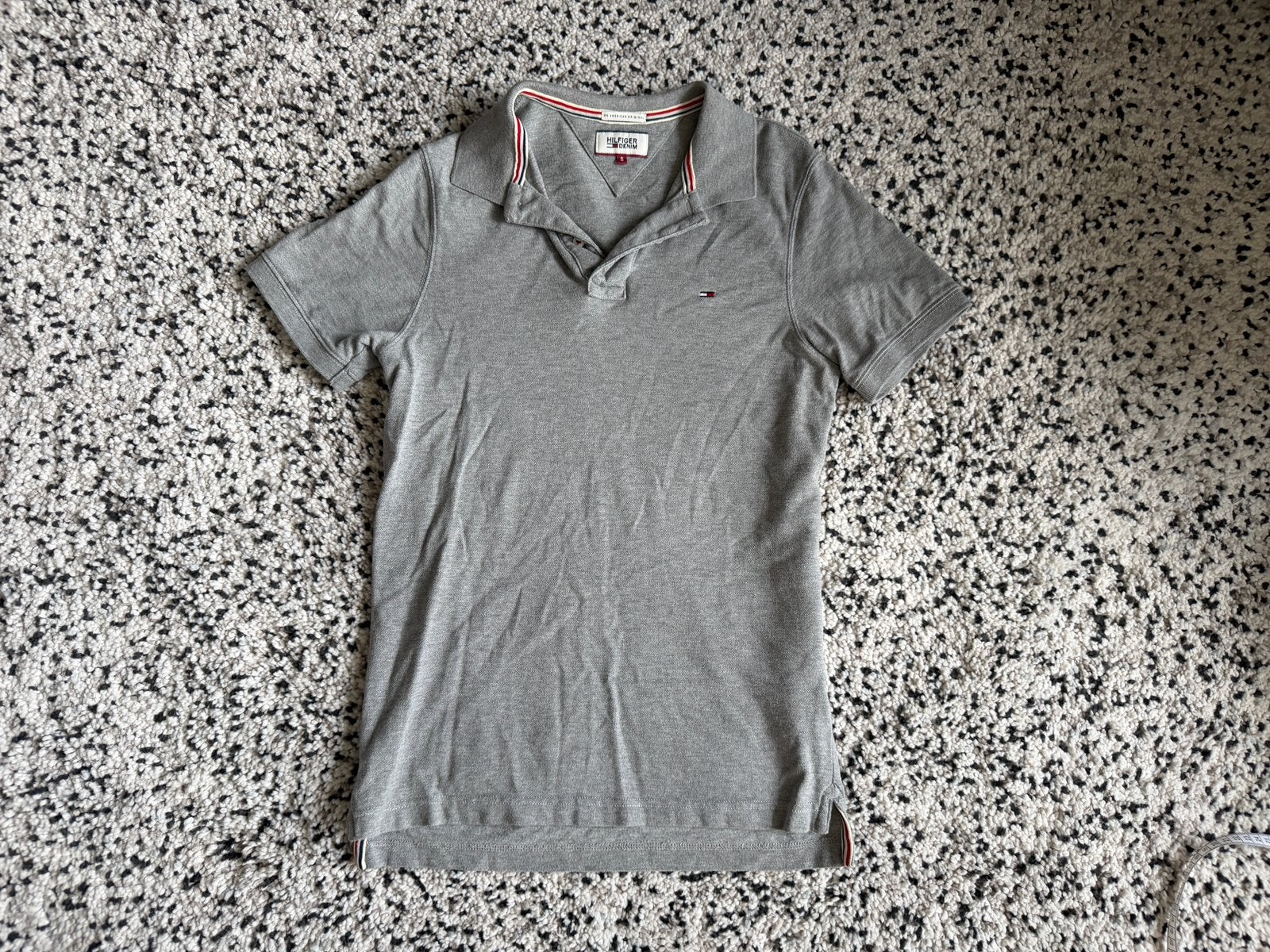 Tommy hilfiger polo shirt size s, Kleding | Heren, Polo's, Ophalen of Verzenden, Zo goed als nieuw, Maat 46 (S) of kleiner, Grijs