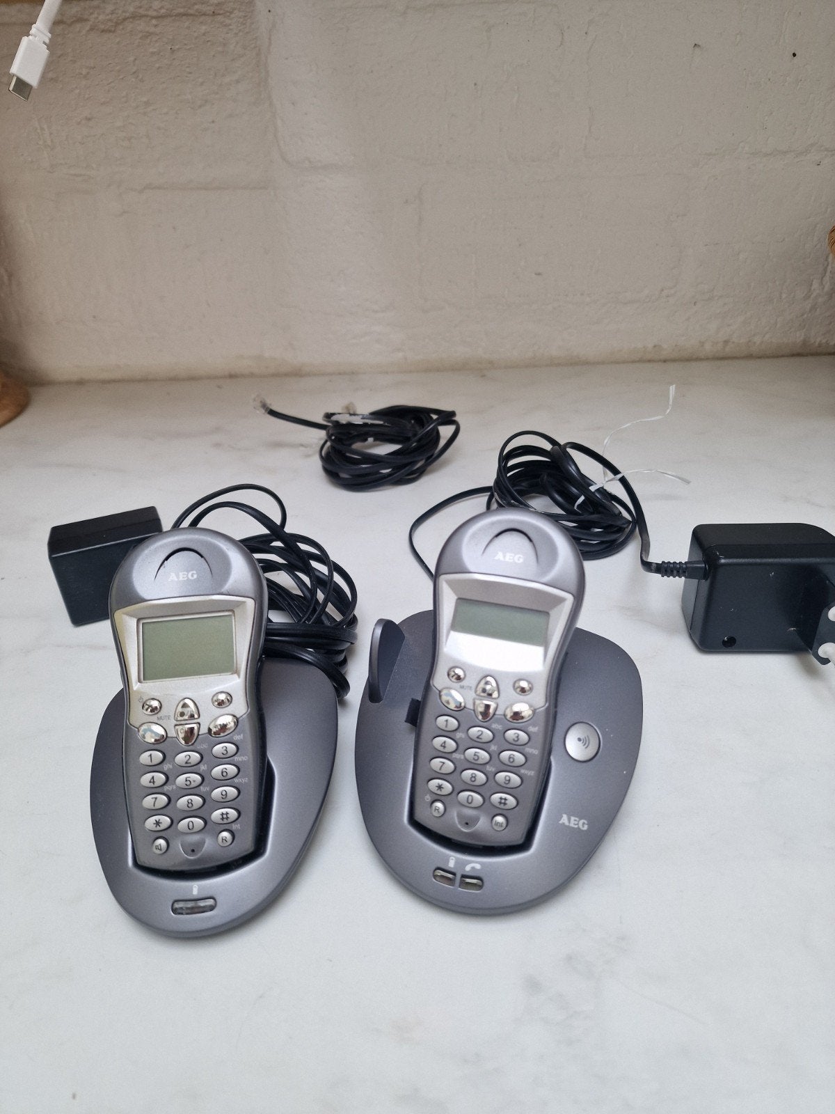 AEG Midi Twinset NL DECT draadloze telefoons (2 stuks), Ophalen of Verzenden, Gebruikt, 2 handsets