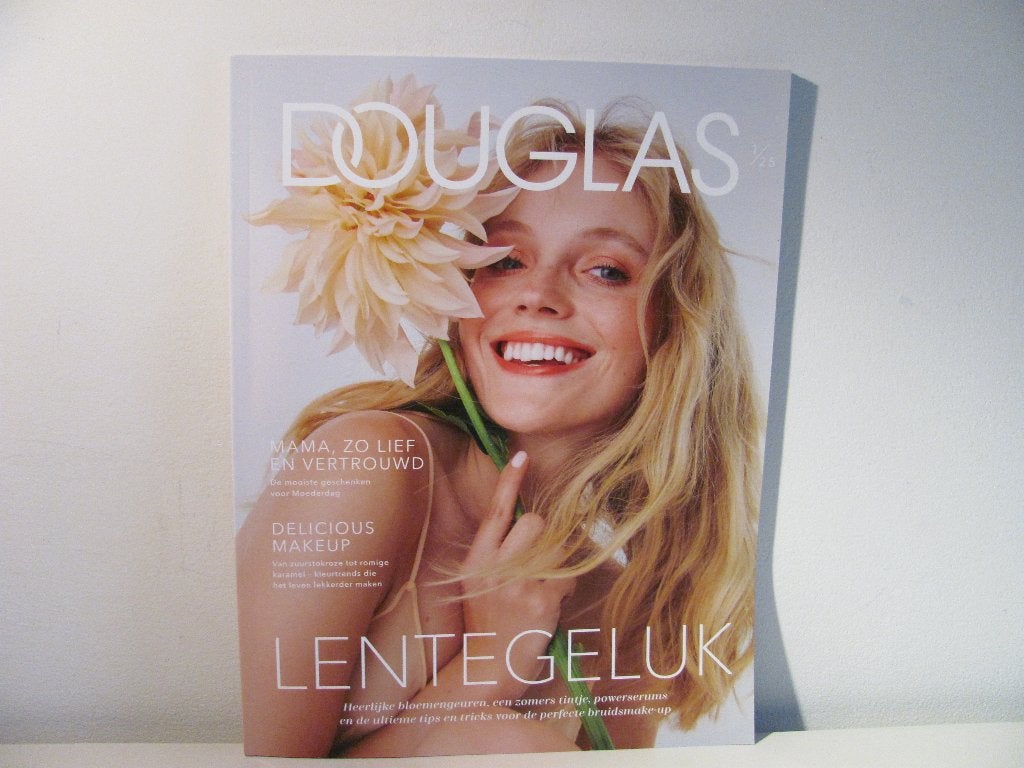 Douglas Magazine ~ Tijdschrift ~ Catalogus 1/25, Ophalen of Verzenden, Nieuw, Damesbladen