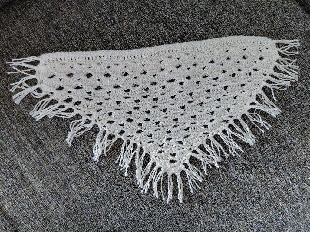 Poppenkleertjes, gehaakte stola voor pop, 30 cm breed,, Verzenden, Nieuw, Kleertjes