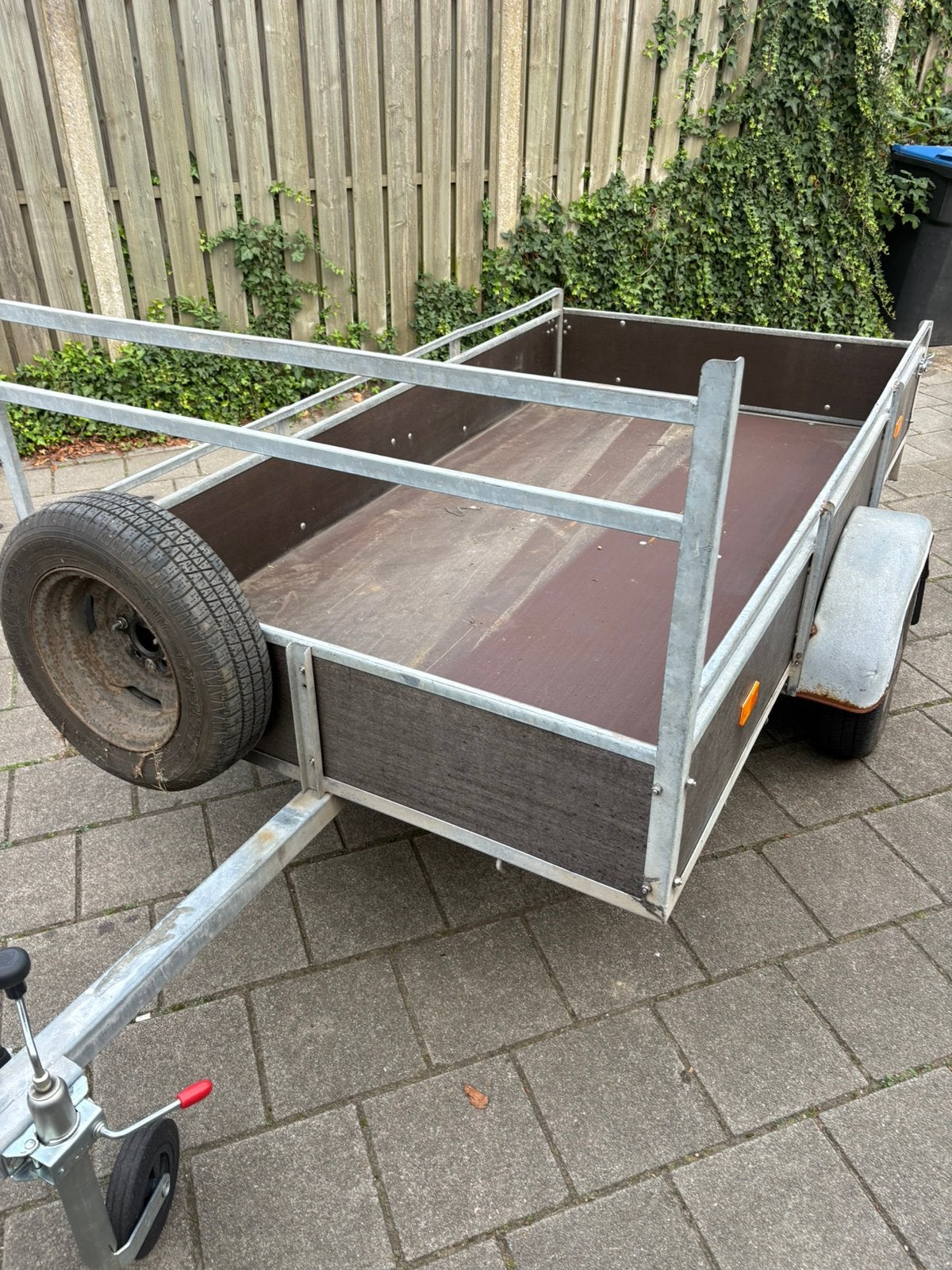 Diverse aanhangers, Ophalen, Zo goed als nieuw