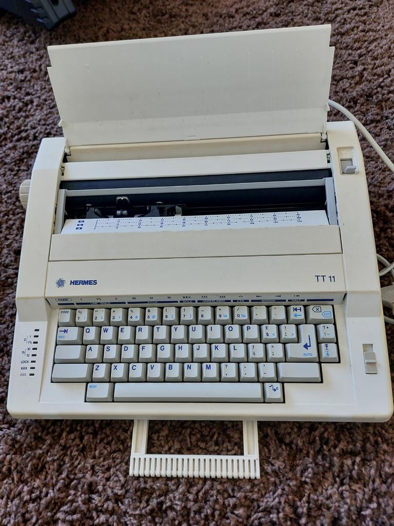 Hermes TT 11 typemachine - defect -, Diversen, Typemachines, Ophalen
