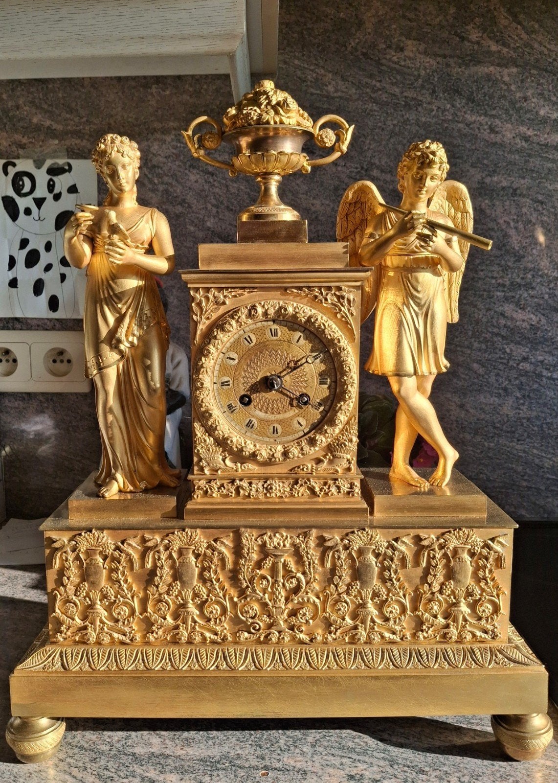 Antieke Franse pendule met engelen en urn, Ophalen