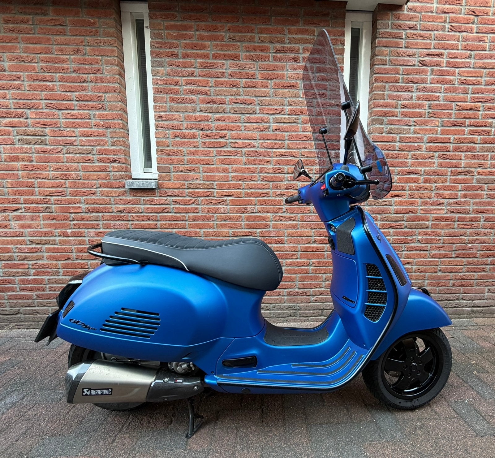 VESPA GTS300 Supersport - Akrapovic. Mat Blauw - Nieuwstaat!, Ophalen, Overige modellen, 300 cc, Zo goed als nieuw