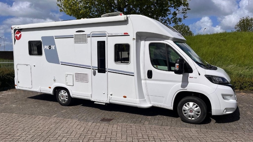 Caravans And Camping Pilote
