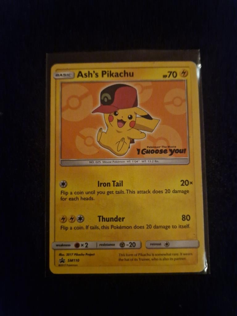 Ash's Pikachu SM110 Promo Pokémon Kaart, Ophalen of Verzenden, Zo goed als nieuw, Losse kaart