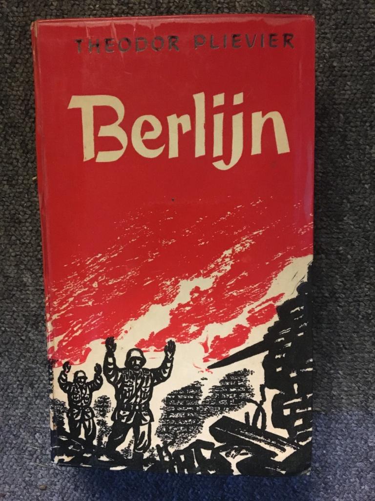 Berlijn ; door Theodor Plievier #WO2, Boeken, Ophalen of Verzenden, Gelezen, Theodor Plievier