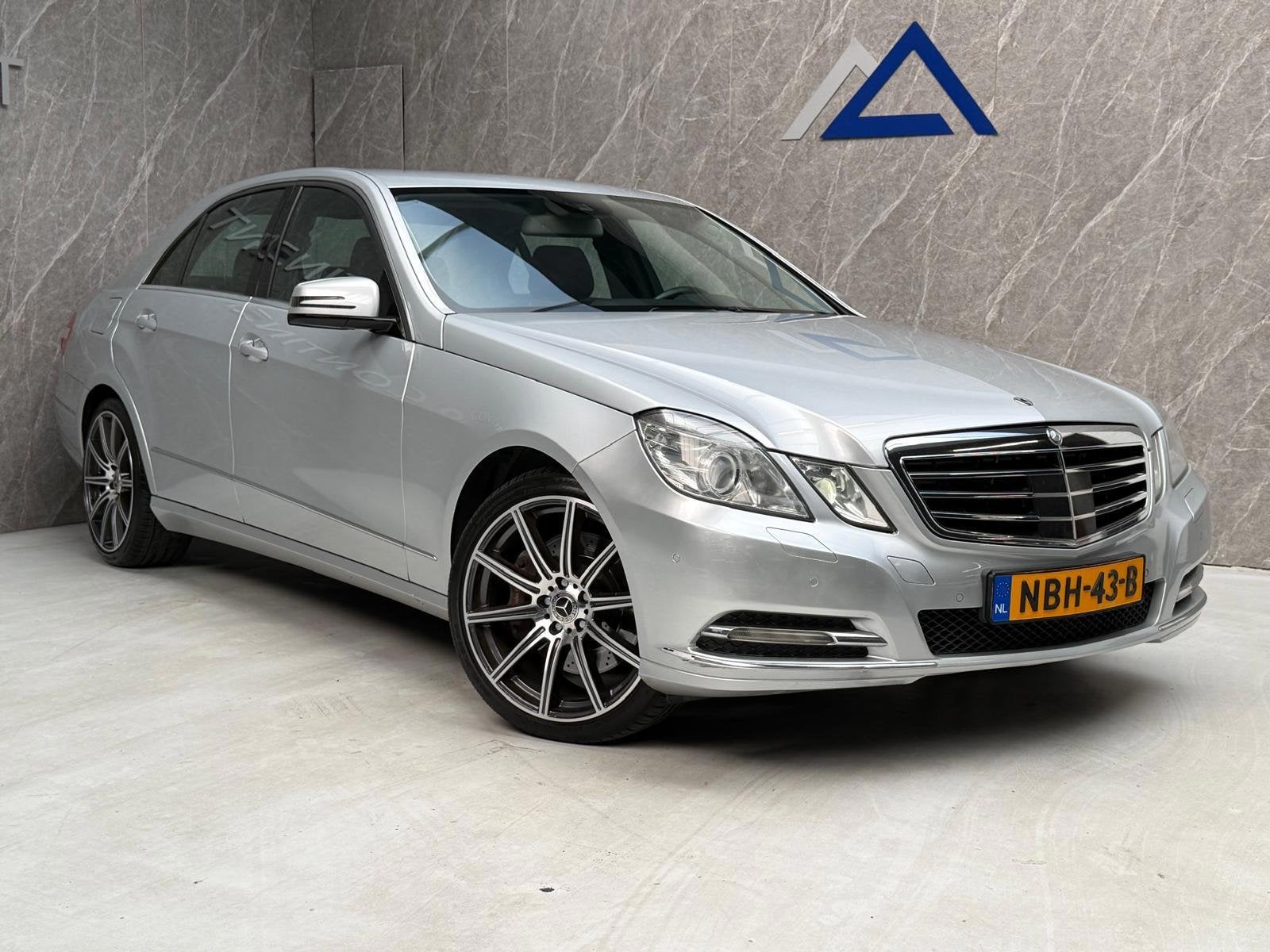 Mercedes-Benz E-klasse 500 Avantgarde 4-Matic 388 PK / Deale, Auto's, Automaat, Gebruikt, Leder, Bedrijf