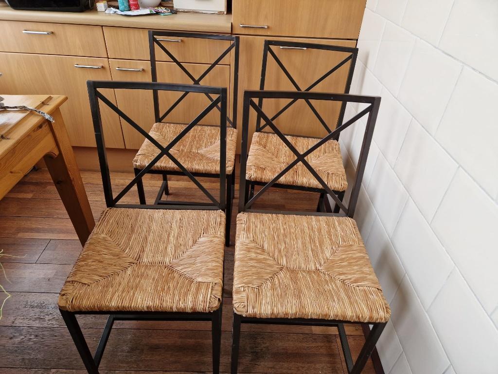 4 eetkamerstoelen van metaal en riet, Huis en Inrichting, Stoelen, Ophalen, Gebruikt, Zwart, Landelijk