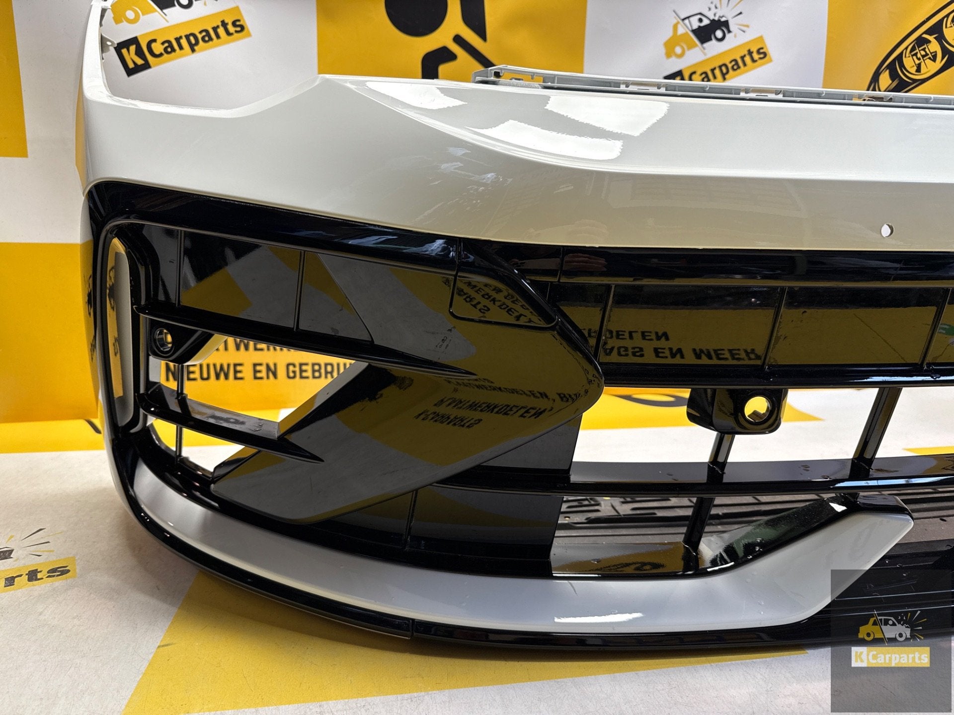 Volkswagen Golf 8R R20 8.5 FaceliftVoorbumper5H0807221Q Lok1, Auto-onderdelen, Info@fabrikant.eu, Ophalen of Verzenden, Bumper