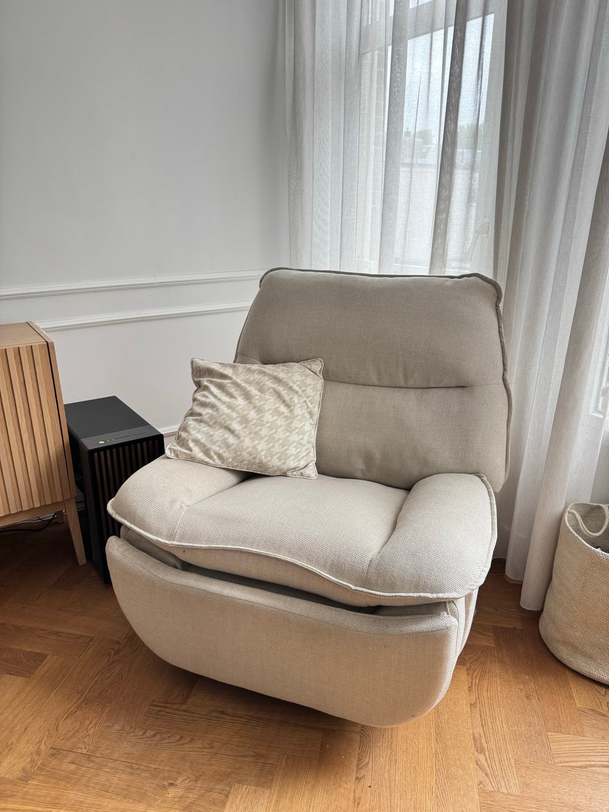 beige relaxfauteuil, 75 tot 100 cm, Ophalen of Verzenden, Zo goed als nieuw, Stof