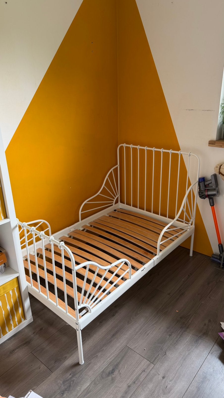 IKEA MINNEN uitschuifbaar kinderbed incl. lattenbodem, 70 tot 85 cm, Zo goed als nieuw, Lattenbodem, 140 tot 160 cm