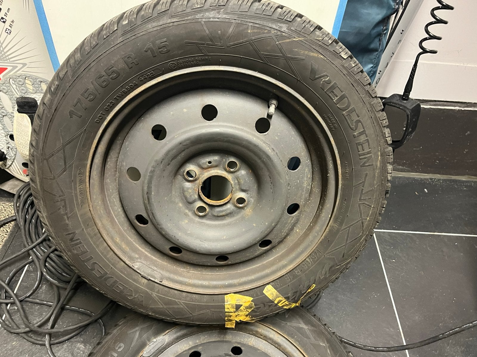 4 winterbanden Suzuki Swift 175/65 R15 Vredestein, Ophalen, Gebruikt, 15 inch, 175 mm