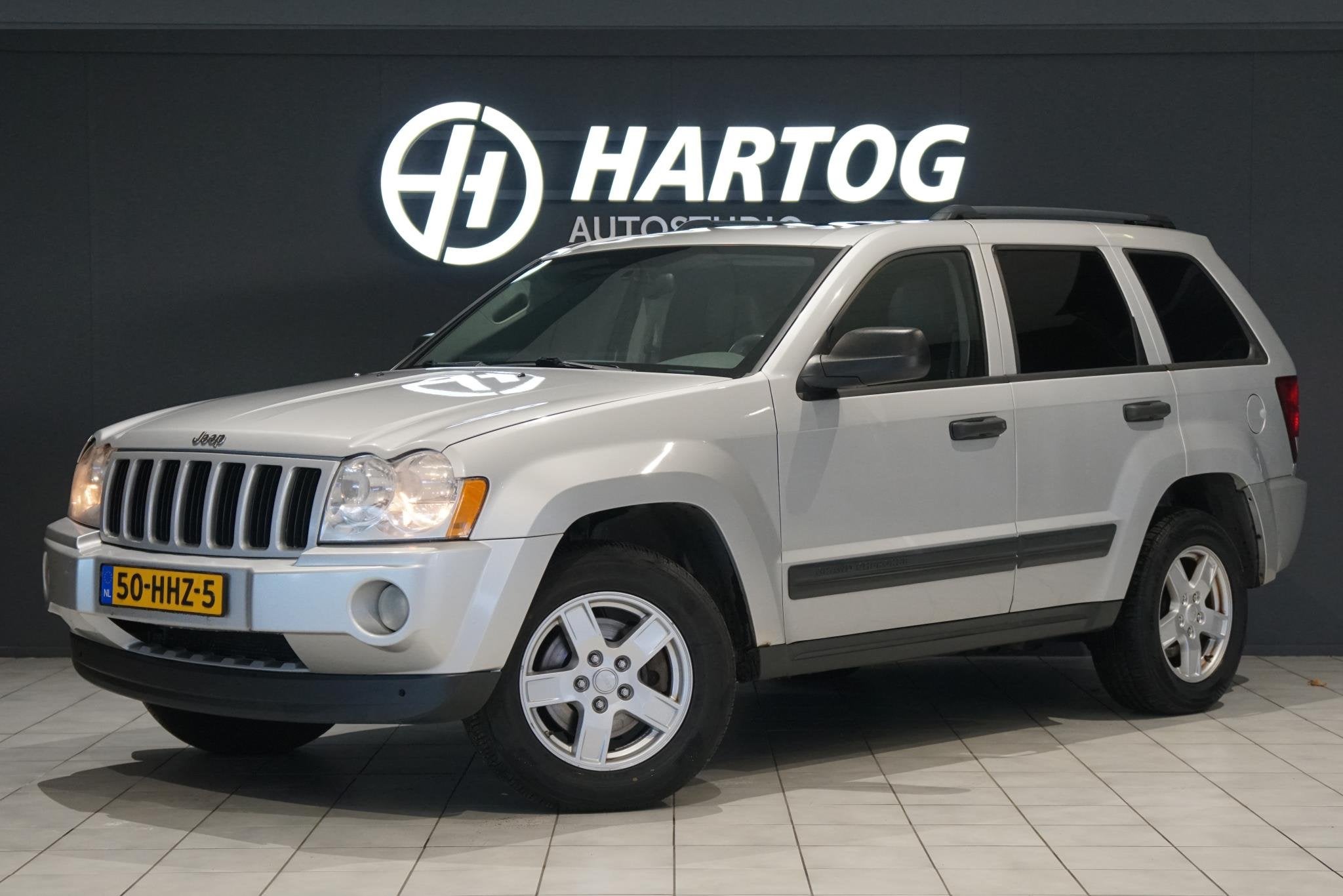 Jeep Grand Cherokee 3.7 V6 Laredo + SCHUIFDAK / TREKHAAK / L, Auto's, Automaat, Stof, Gebruikt, 201 pk