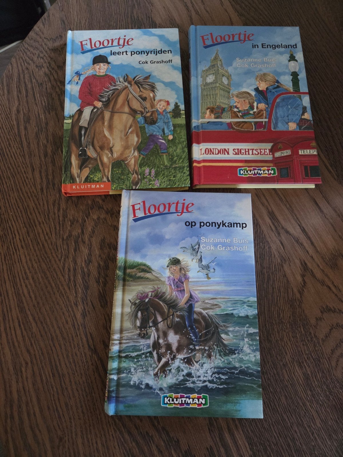 Floortje boeken: leert ponyrijden, in Engeland, op ponykamp, Ophalen, Gelezen, Suzanne Buis, Cok Grashoff, Fictie algemeen