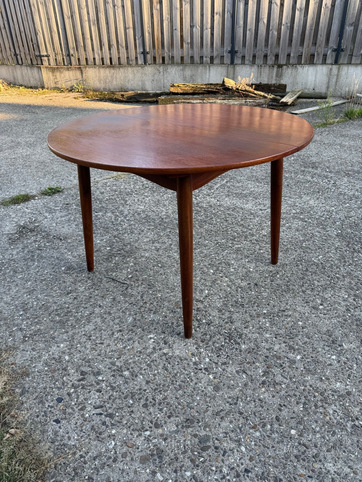 Mooie ronde vintage eettafel (uitschuifbaar), Ophalen