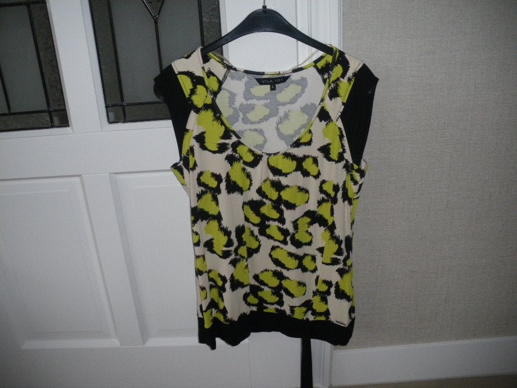 nieuw heel leuk kleurig zomer shirt maat 42 merk vila joy, Ophalen of Verzenden, Nieuw, Maat 42/44 (L), Korte mouw