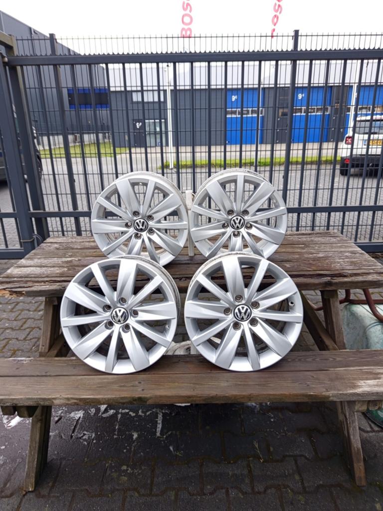Originele LM wielset Volkswagen 7Jx16 inch ET45, 16 inch, Banden en Velgen, Zomerbanden, 205 mm