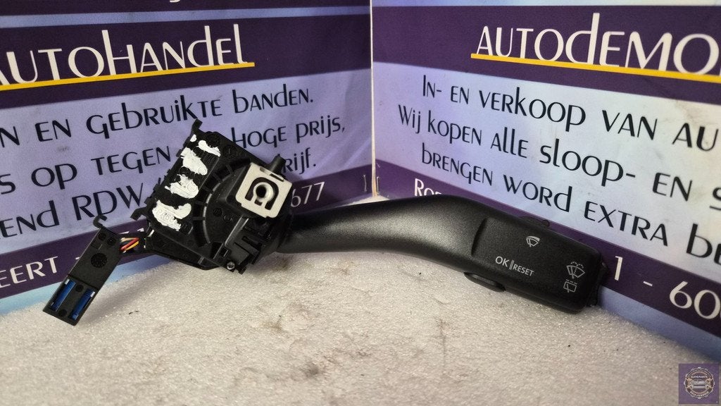 Audi A3 (8PA) bj2004 Ruitenwisser schakelaar 1K0953519A, Gebruikt, AUDI AG, Auto-Union-Strasse 1
85045  Ingolstadt, DE, Kundenbetreuung@audi.de