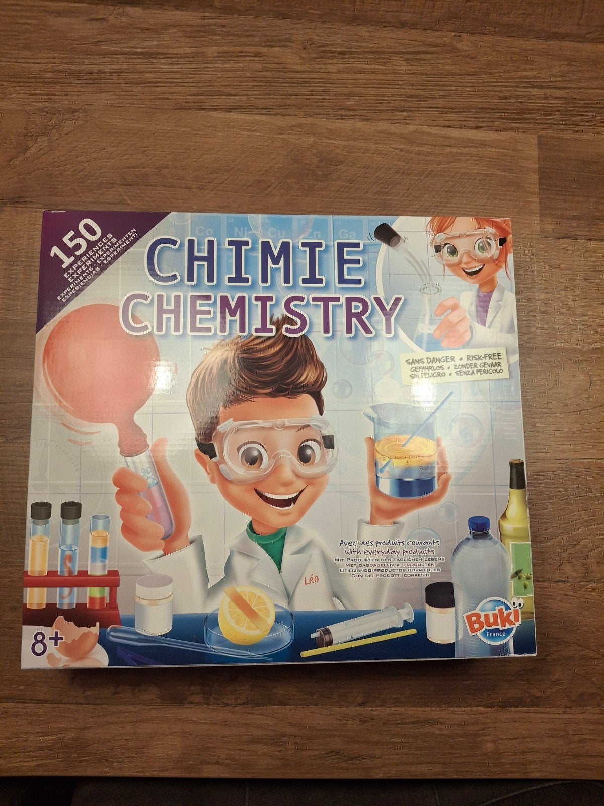 Buki France Chemie Experimenteerset - 150 proefjes, Kinderen en Baby's, Speelgoed | Educatief en Creatief, Ophalen, Zo goed als nieuw
