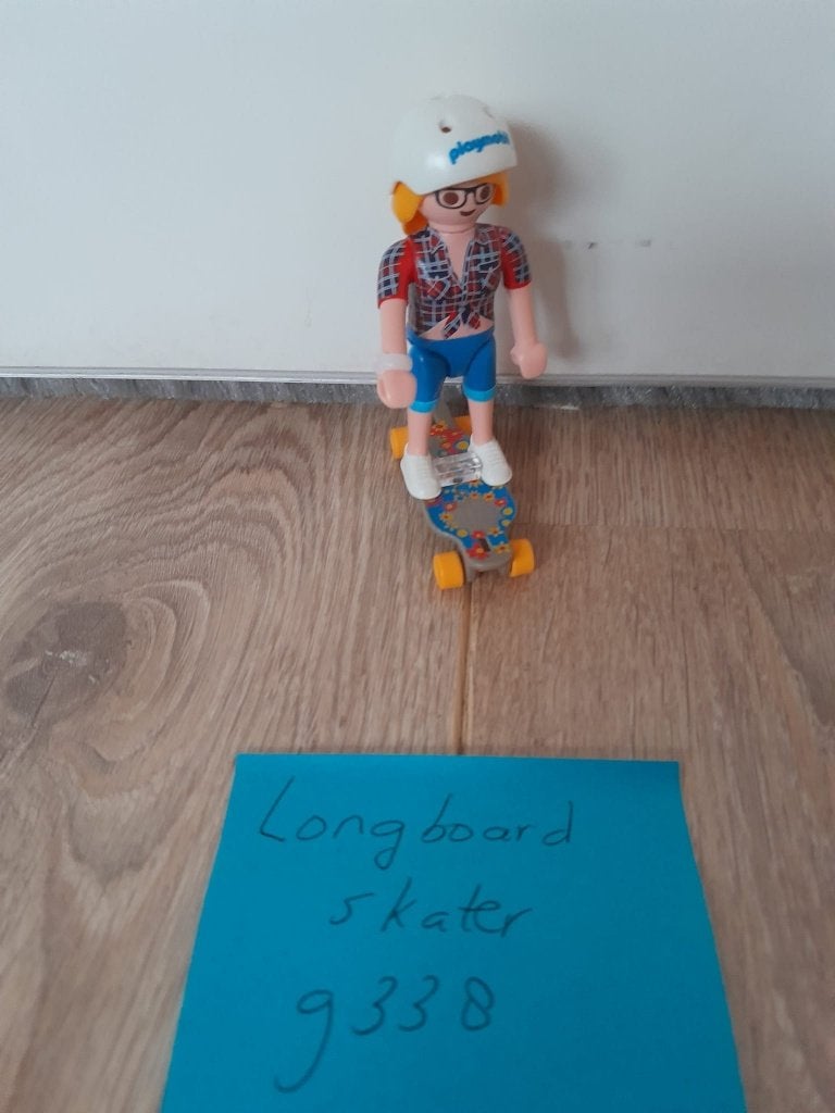 9338 Longboard skater, Complete set, Ophalen of Verzenden, Zo goed als nieuw, Figuren