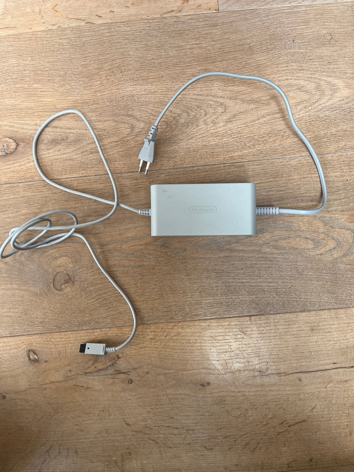 Nintendo Wii U Voeding Adapter - Origineel, Spelcomputers en Games, Ophalen of Verzenden, Gebruikt, Wii U, Oplader of Kabel