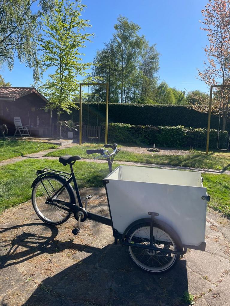 Bakfiets zwart met grijze bak 28 inch, Ophalen, Gebruikt, 2 kinderen
