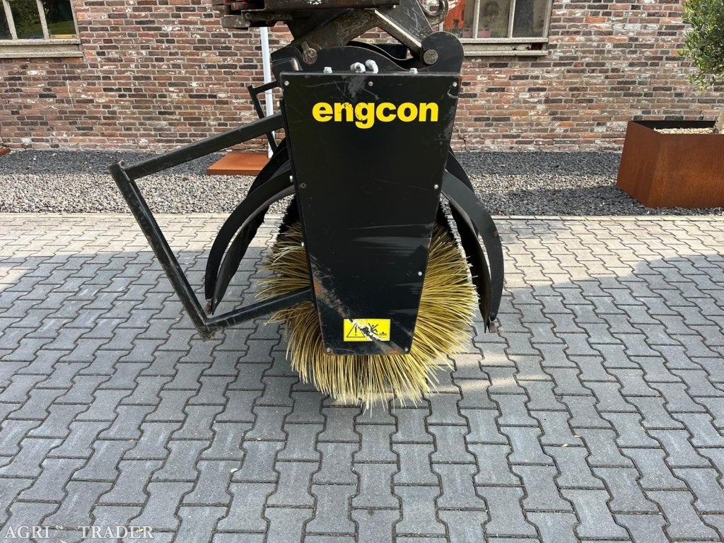 Engcon bezem SR1800, Sijtsema machinehandel b.v., Jan@sijtsema.com, Schipslootweg 13 8487 GK Nijelamer, Werkplaats, Gebouw of Erf
