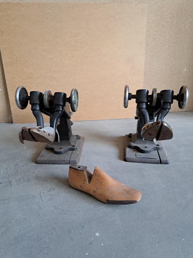 2 schoenmakersleesten, Antiek en Kunst, Ophalen