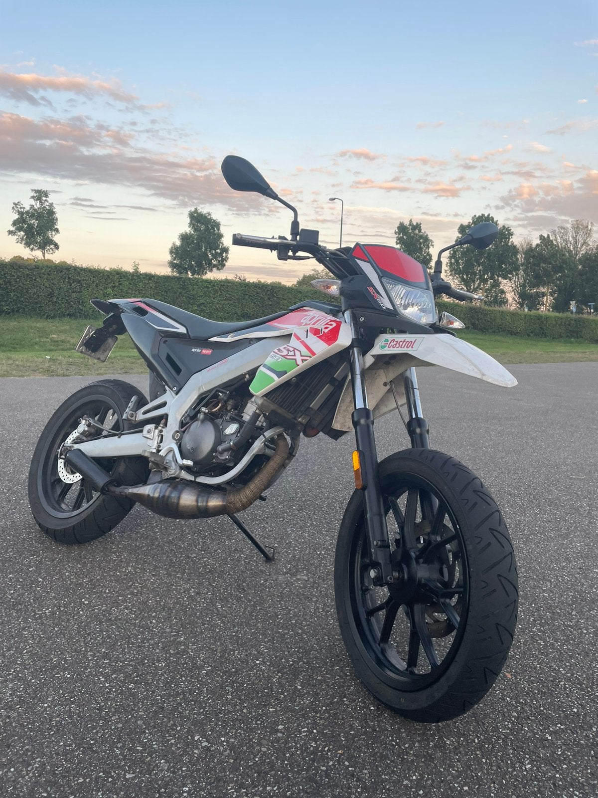 2020 Aprilia SX 50 - 70cc 2 takt, Fietsen en Brommers, Brommers | Derbi, Zo goed als nieuw, Maximaal 45 km/u, Ophalen
