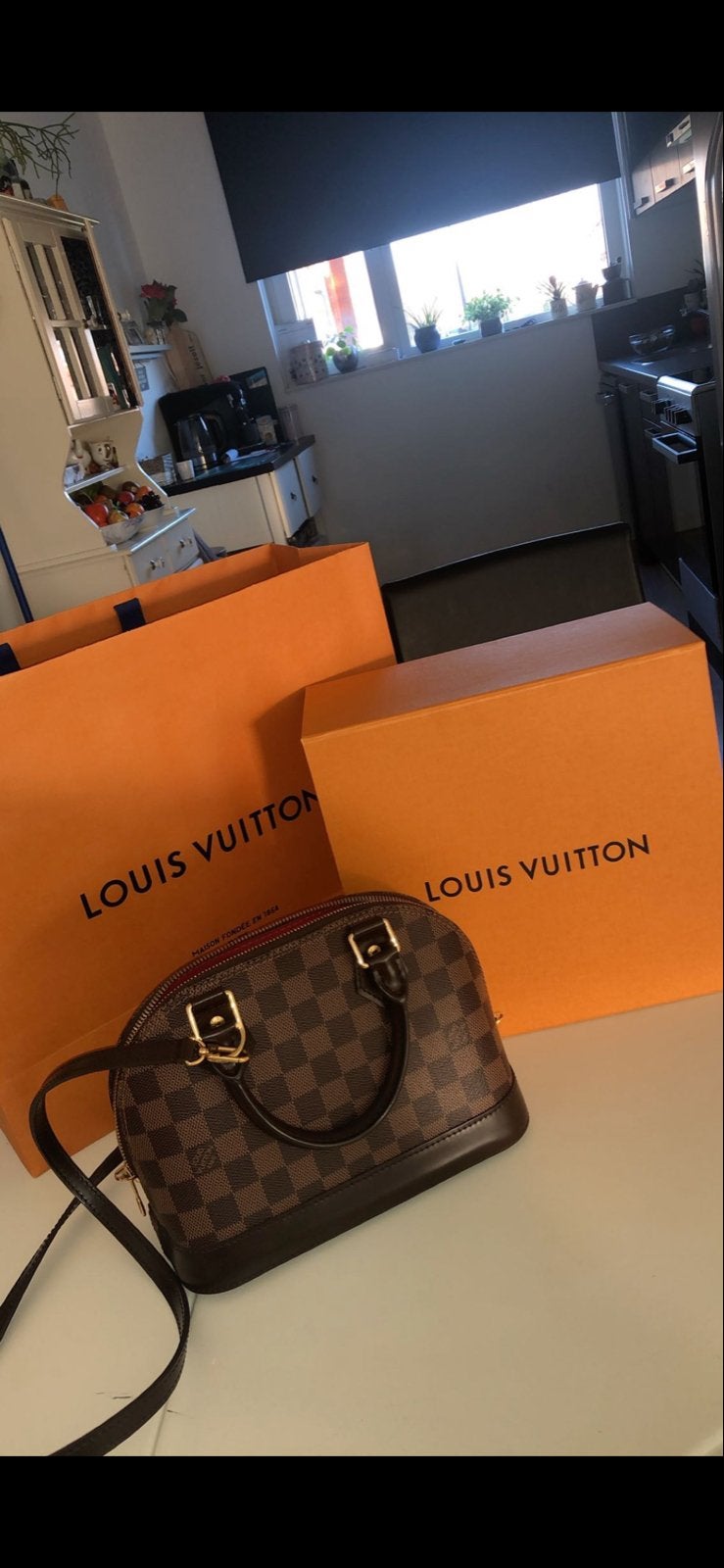 Louis Vuitton Alma BB Damier Ebene met bon, dustbag en doos, Sieraden, Tassen en Uiterlijk, Ophalen of Verzenden, Gebruikt, Bruin