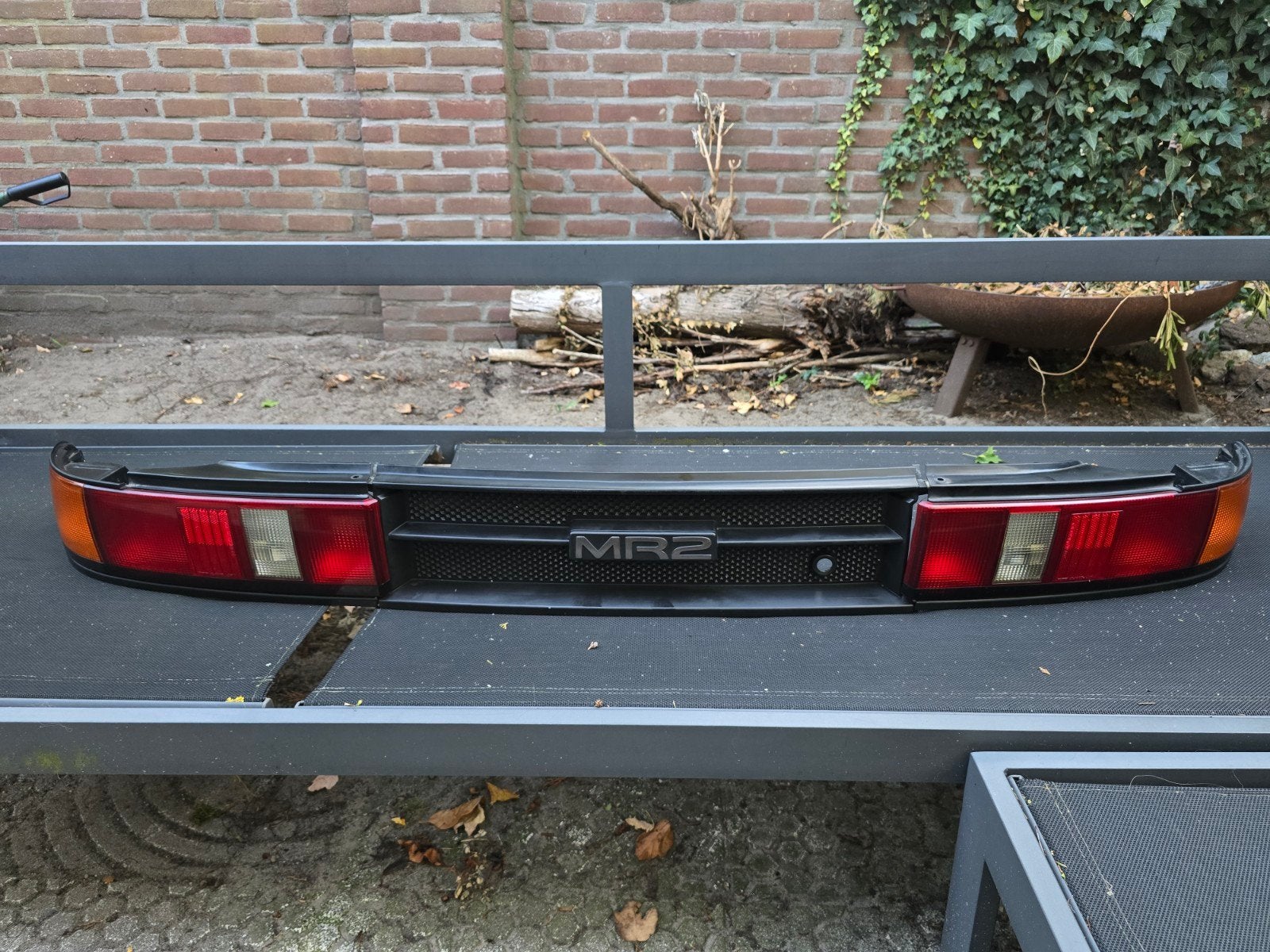 Toyota MR2 SW20 Zenki achterlichten + middenpaneel, Ophalen of Verzenden, Gebruikt, Toyota